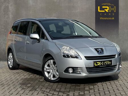 PEUGEOT 5008 1.6 HDi Style Euro 5 5dr