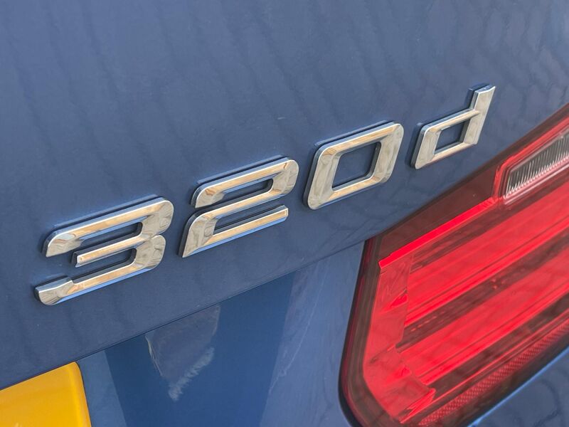 BMW 3 SERIES