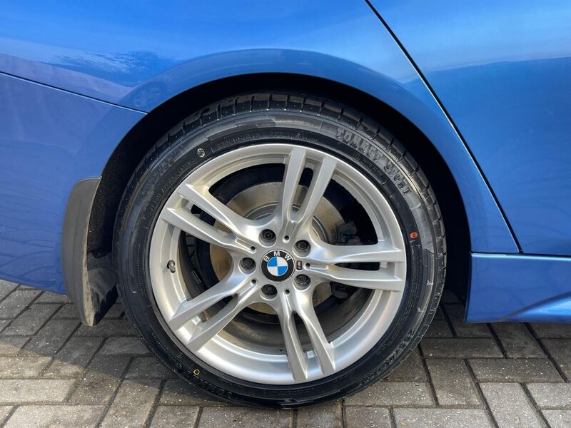 BMW 3 SERIES