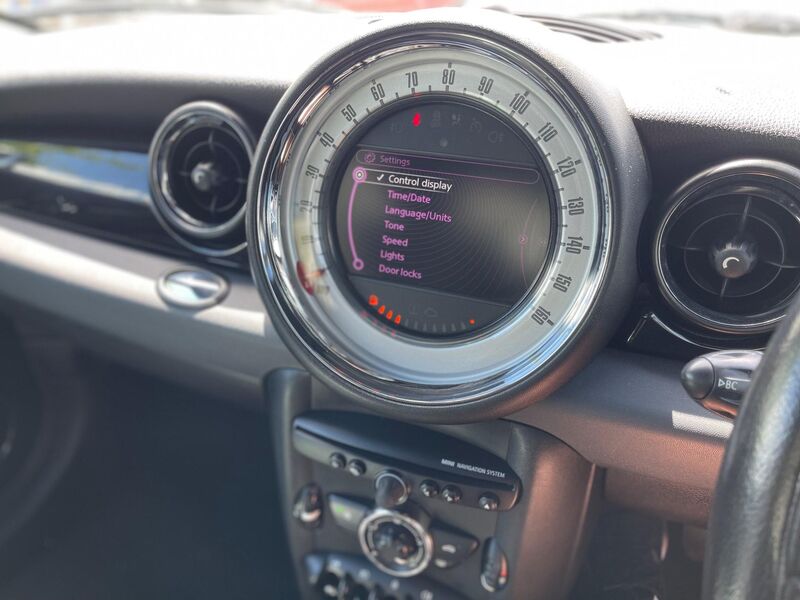 MINI HATCH