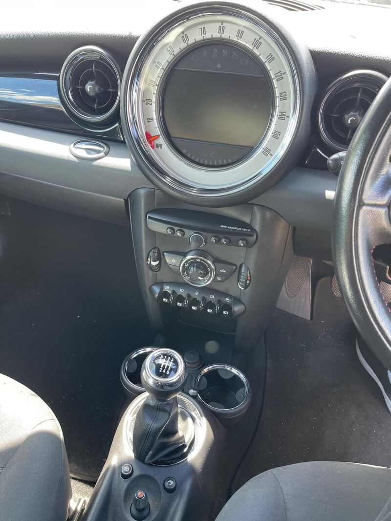 MINI HATCH