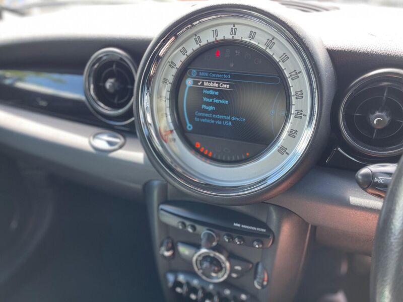 MINI HATCH
