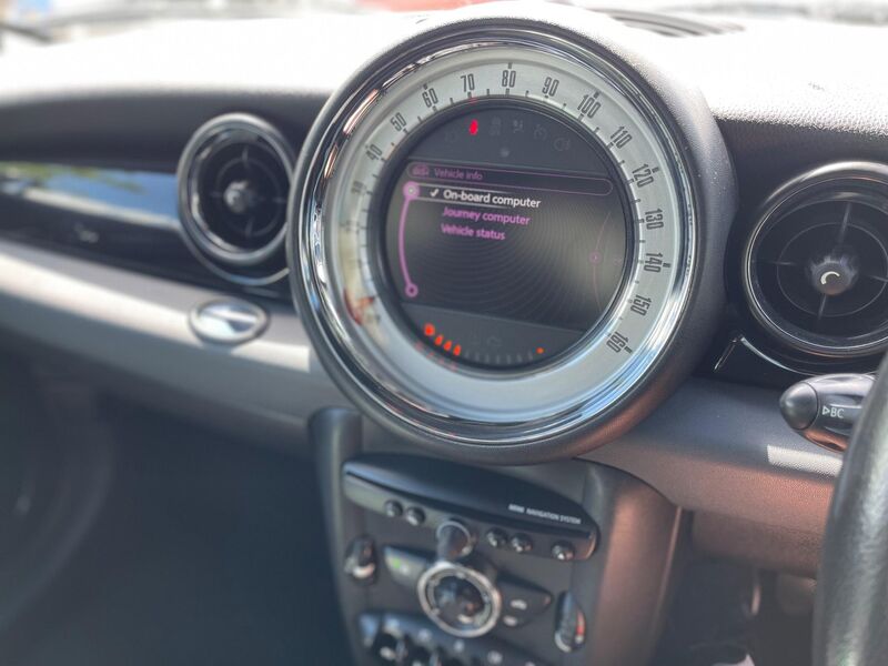 MINI HATCH