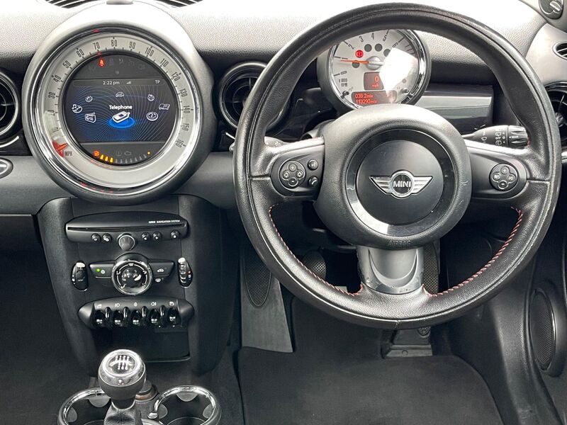 MINI HATCH
