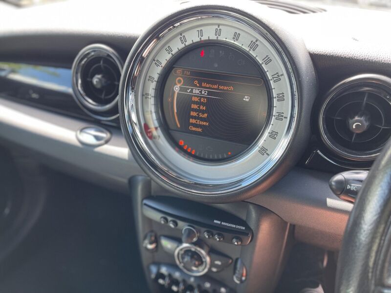 MINI HATCH