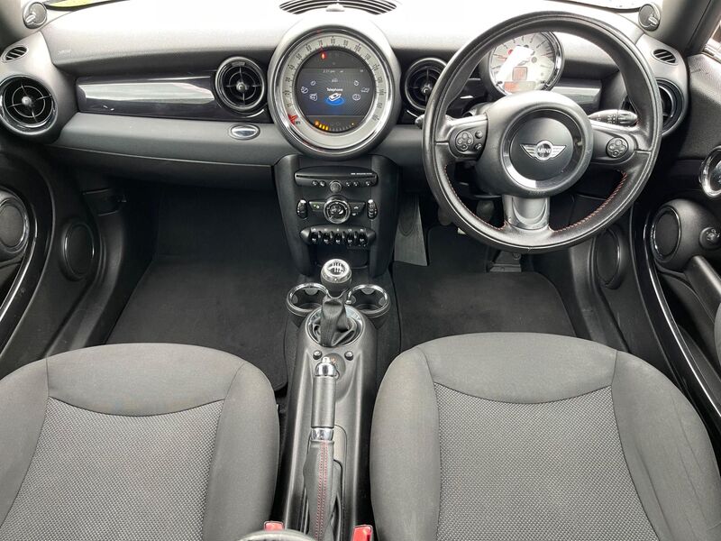 MINI HATCH